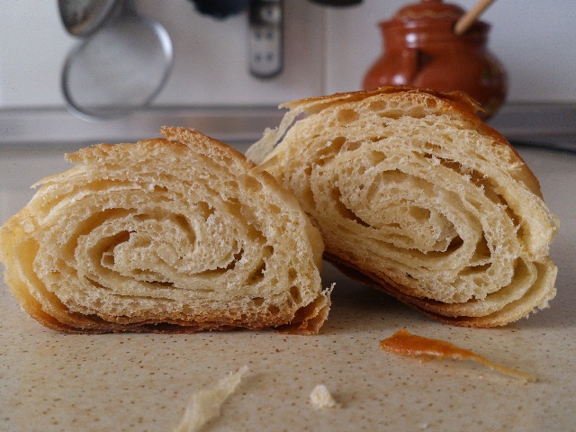 Croissant 2.jpg